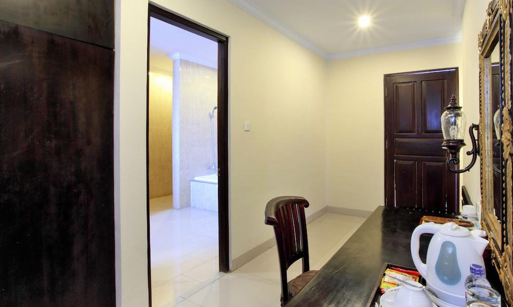 Puri Saron Hotel Baruna Beach Lovina Εξωτερικό φωτογραφία